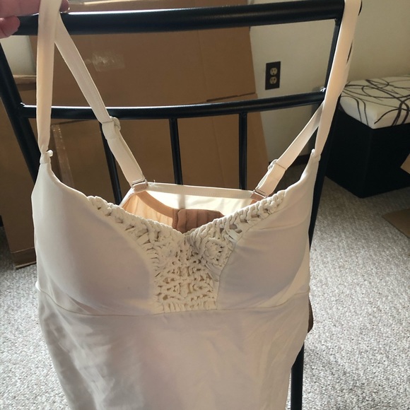 Lane Bryant plus size swimsuit top. Size 40D - Picture 3 of 5